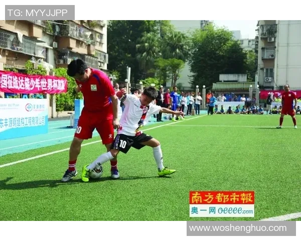 体育品牌与足协联合推“校园足球万里行”计划 体育品牌与足协联合推“校园足球万里行”计划